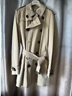 Vintage BURBERRY Men’s Trench Coat size 50R (40) Made in Italy, Mid length Beige