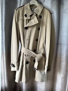 Vintage BURBERRY Men’s Trench Coat size 50R (40) Made in Italy, Mid length Beige