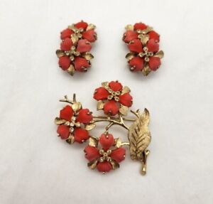 SET Jomaz Vintage Gold Coral Glass Flower Rhinestone Brooch Pin & Clip Earrings