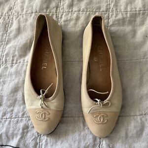 Chanel Interlocking Logo Cream Cap Toe Leather Ballet Flats Size 37