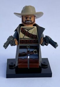 Lego Cowboy Bandit w Trench coat Soldier Wide Brim Hat w Brick Warrior Revolvers