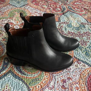 Vionic Womens Bethany Black Chelsea Boots Size 6 New Without Box.