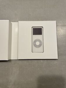 Apple iPod Nano 2GB WHITE 1st Generation Model  In Box
