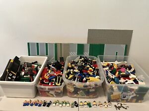 Lego Lot 21 Lbs Pounds Vintage Minifigs Town Aquazone Res-Q Soccer Space