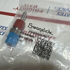 New Swagelok Stainless quick connect stem 1/4 male npt SS-QC4-D-4PM
