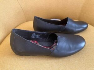 Womens Ladies Born Sebra Slip On Black Leather Flats Shoes Size 8.5