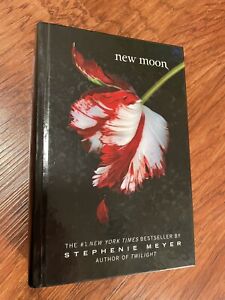 The Twilight Saga Ser.: New Moon by Stephenie Meyer (2006, Hardcover)