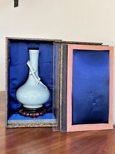 Vintage Chinese Green/blue (Celadon ?)Dragon Vase w/ Original Box 9.5 Inches