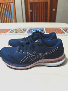 womens asics Gel-Kayano 28 blue running shoe sz. 7.5