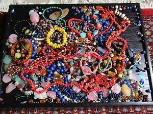 1800g Loose Gemstone lot, mix of Amber, Coral, Lapis, Agate, Turquois a.o.