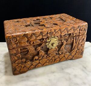 Vintage HAND CARVED WOOD TRINKET JEWELRY BOX ASIAN Hong Kong Camphor Luck Box