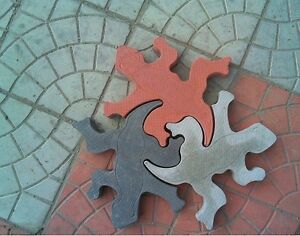 2 pcs Plastic MOLDS of Lizard for Concrete Garden Stepping Stone Path