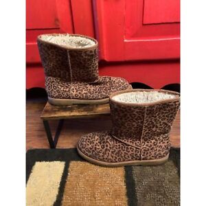 Makalu Ani Leopard Fur Lined Boots Size 9 Winter Snow Mid Height Booties  EUC