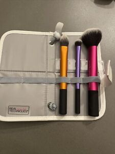 Real Techniques Foundation Eyeshadow MultiTaskBrush Travel Essential Kit No Box