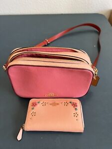 COACH Faded Blush/PinkPebbled Leather Camera Bag Purse + Zip-around wallet
