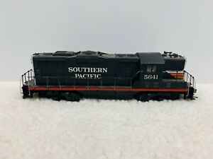 ATHEARN 3156 HO Scale GP-9 RD # 5641 Southern Pacific Locomotive