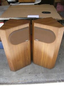 Rare / Vintage--1987--Pair of BOSE 401 Floorstanding Speakers - Great condition