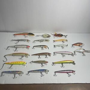 TACKLE & Fresh Water Lure Lot Of 20 | BASS CRANKBAIT LURES TOPWATER RATTLE TRAP