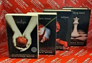 Twilight Saga Series Set: New Moon, Eclipse,Breaking Dawn Hardcover & Paperback