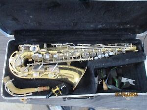 Yamaha  YAS-21  Alto Saxophone with case and mouthpiece. Made in Japan