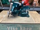 RESTORED VINTAGE EARLY YORK BULLET BENCH VISE 4 IN JAWS  28 Lbs