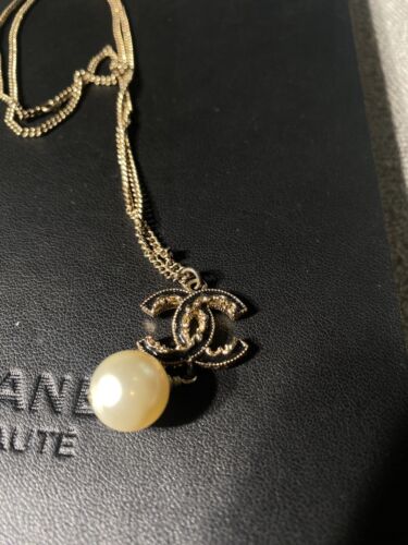 chanel necklace Authentic