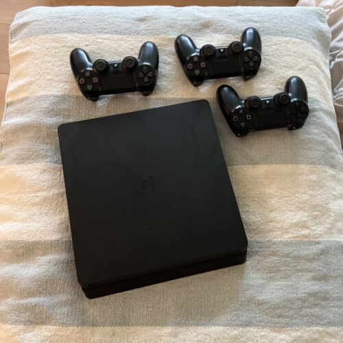 New ListingSony PlayStation 4 500GB Gaming Console - Black (CUH-1001A) With 3 Controllers