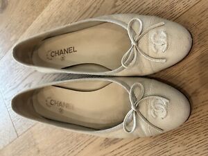 Chanel Off White Caviar Leather CC Bow Ballet Flats Size 41