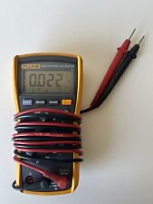 Fluke 115 True-RMS Digital Multimeter Excellent Condition  - Tested
