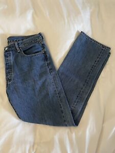 Levis 501 Jeans Original Button Fly Straight Leg Medium Wash Men's 34 x 32
