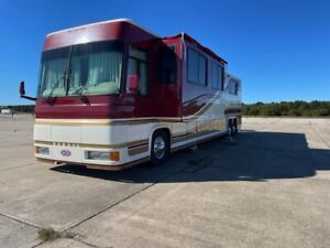 45' Newell Motorcoach. ONLY 139,000 ORIGINAL MILES Series 60 inline 6 Cyl turbo