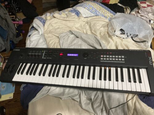 Yamaha MX61 Keyboard Synthesizer, Tested, Works!
