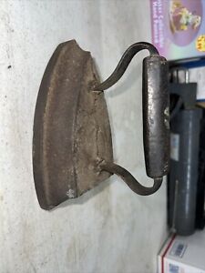 Vintage Cast Iron Sad Iron 7 Clothing press Doorstop Stove Top