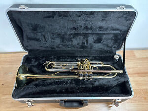 OLDS NTR110 Student Trumpet with Case - READ DESCRIPTION