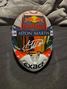 New ListingMax Verstappen Signed Mini Helmet 1:2 3x World Champion