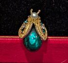 Vintage Gold Toned Green Rhinestone LUCITE Cabochon Belly Bug Insect RING Size 7