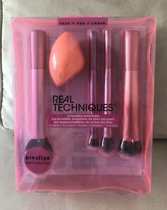 NIB Real Techniques Everyday Essentials Brush Set - Pack of 5