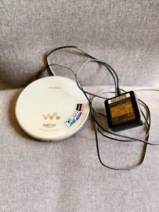 SONY D-NE730 S CD Walkman portable CD player stylish Digital Amplifier Japan