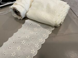 Vtg Ivory Cream Eyelet Lace Trim Scalloped 5 1/2” Wide Cotton bty