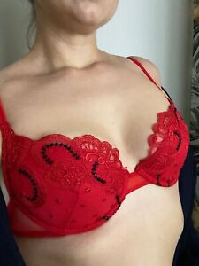 Ladies sexy red lace embellished padded underwired t shirt bra 32C by Acousma
