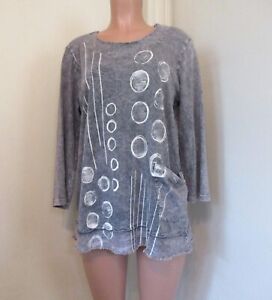 JESS & JANE BURNOUT COTTON GRAY WITH WHITE CIRCLES 3/4 SLEEVE ONE POCKET TOP,  L