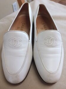Chanel Women's Leather Flats Loafers Shoes Sz. 37 US 7 Preowned Italy