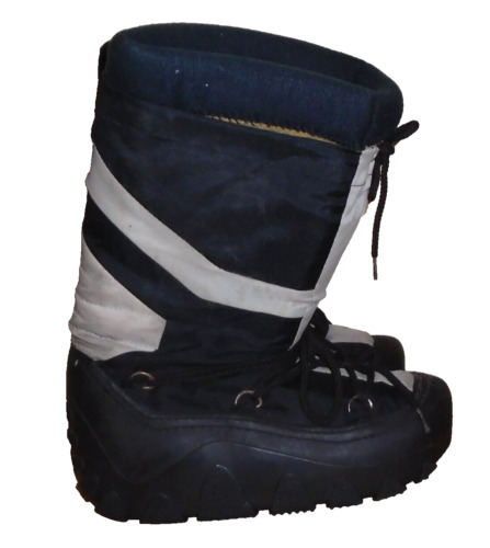 vintage LASCO snow Boots women Size 7/8 Black