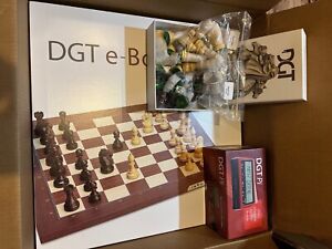 DGT Electronic Chess Board (eBoard) Bluetooth Rosewood, Royal pieces + PI clock