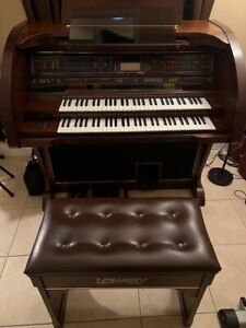 Lowrey Organ Model SU 430D and bench excellent condition