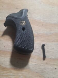 Ruger Speed Six Grips By Pachmayr RSS/C. One Piece Gripa Wrap Around Compact