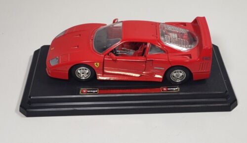 Bburago Ferrari F40 1987 Made in Italy DieCast Original serie 1/24 With Pedestal