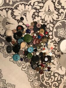 New Listingvintage sewing buttons lot, find at an estate. all colors, green, blue, red,brow