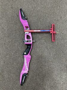 Win & Win Rapido Carbon Recurve Riser - Right Handed - Sight - Arrow Rest -