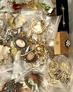 Vintage Brooch lot of 4 individual brooches plus one Rhinestone in lot